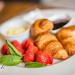 Promenade فندق بورغاس