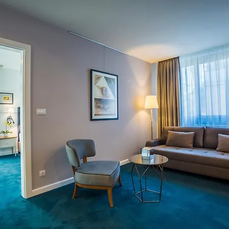 Promenade Otel 5*