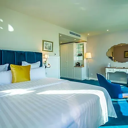 Promenade 5* Burgas City